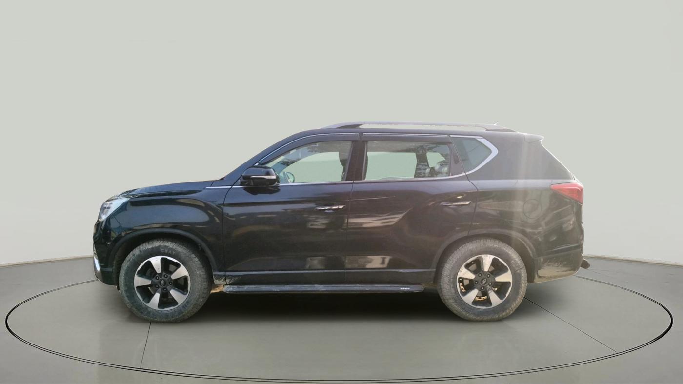 2019 Mahindra ALTURAS G4 4WD AT, Diesel, Automatic, 70,077 km, exterior