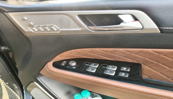 2019 Mahindra ALTURAS G4 4WD AT, Diesel, Automatic, 70,077 km, interior