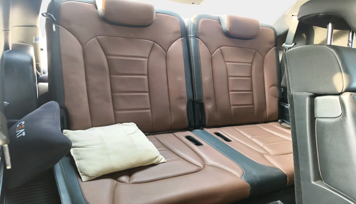 2019 Mahindra ALTURAS G4 4WD AT, Diesel, Automatic, 70,077 km, interior