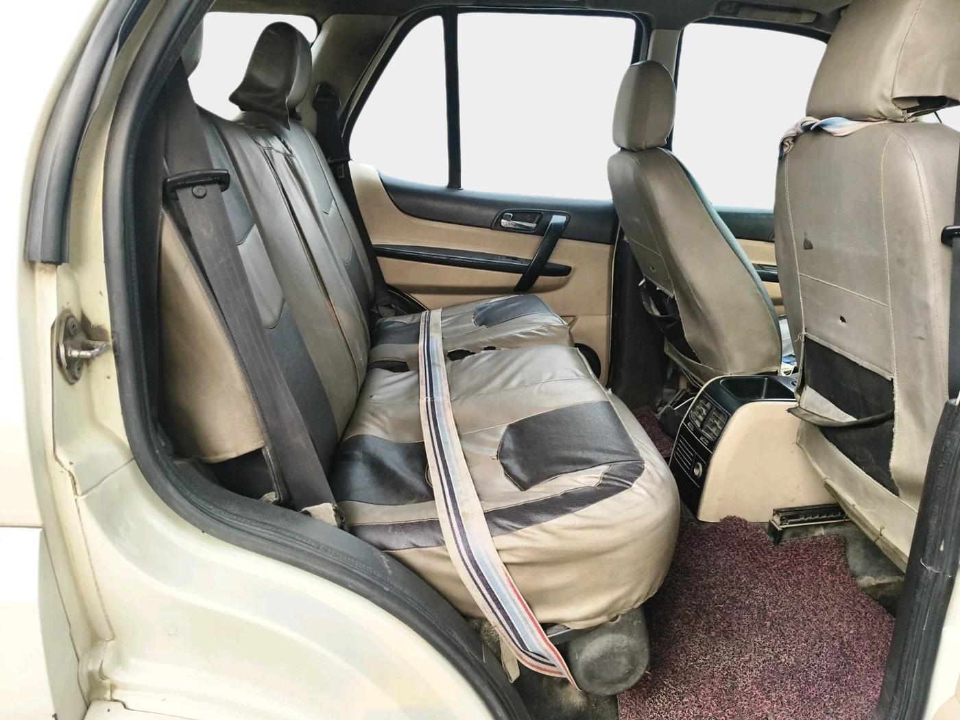 2012 Tata Safari Storme 2.2 LX 4X2, Diesel, Manual, 2,39,181 km, interior