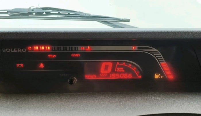 2011 Mahindra Bolero SLX BS IV, Diesel, Manual, 1,95,066 km, interior