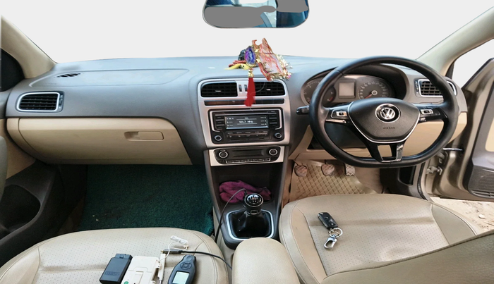 2015 Volkswagen Vento HIGHLINE DIESEL 1.5, Diesel, Manual, 1,41,433 km, interior