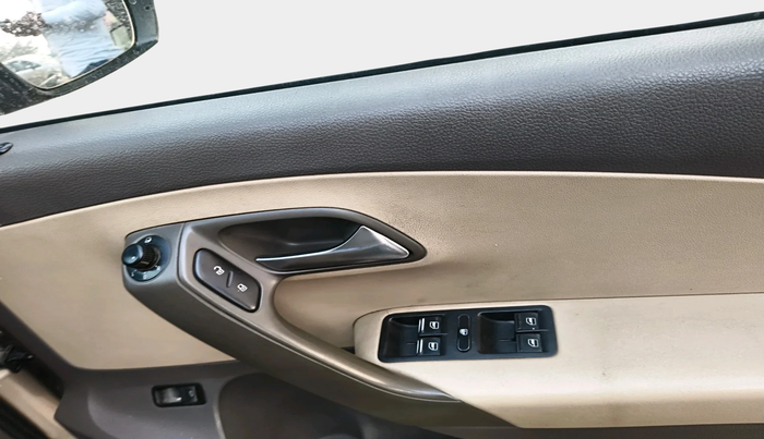 2015 Volkswagen Vento HIGHLINE DIESEL 1.5, Diesel, Manual, 1,41,433 km, interior