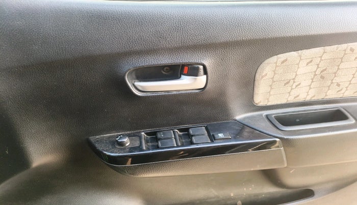 2018 Maruti Wagon R 1.0 VXI + (O) AMT, Petrol, Automatic, 49,662 km, interior