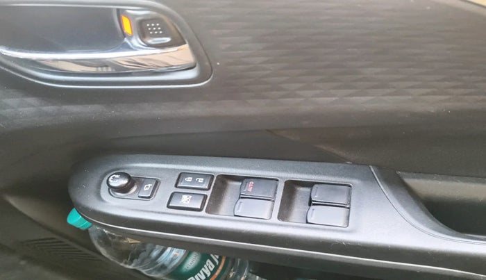 2025 Maruti Swift ZXi CNG, Petrol, Manual, 13,596 km, interior