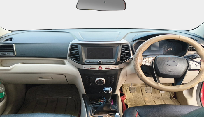 2020 Mahindra XUV300 W6 1.2 PETROL, Petrol, Manual, 33,792 km, interior