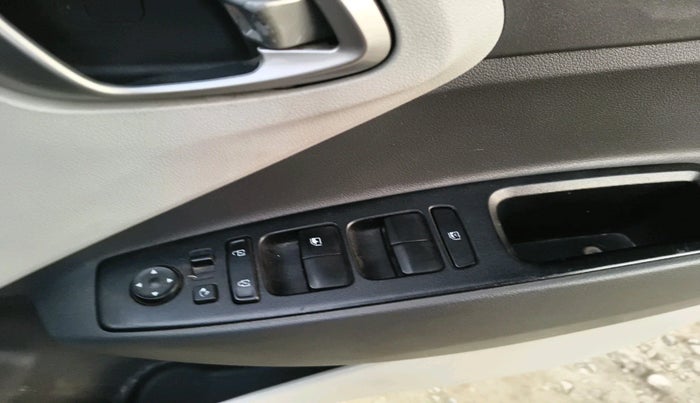 2020 Hyundai GRAND I10 NIOS SPORTZ 1.2 KAPPA VTVT, Petrol, Manual, 1,30,285 km, interior