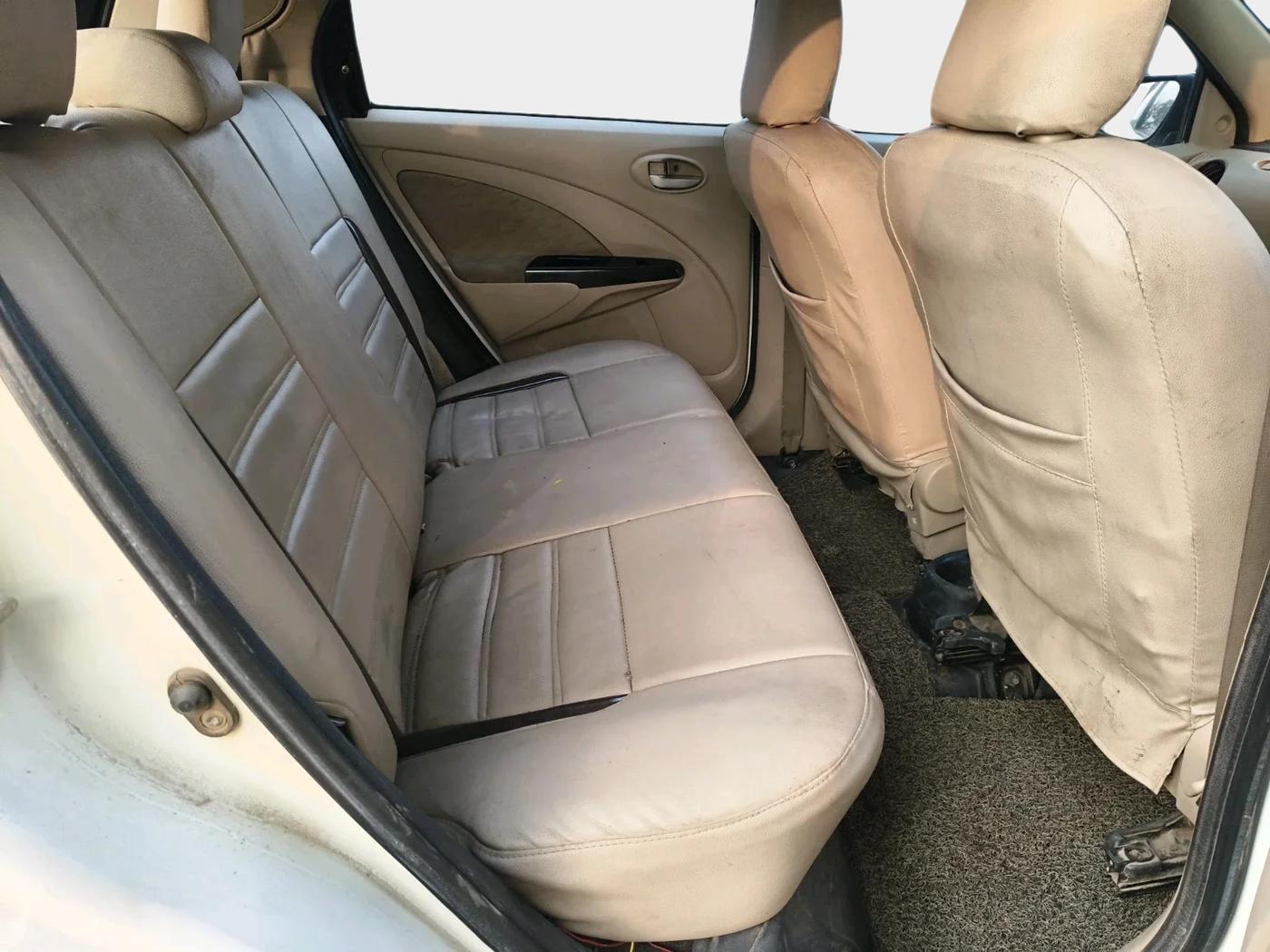 2019 Toyota Etios Liva V, Petrol, Manual, 1,05,353 km, interior