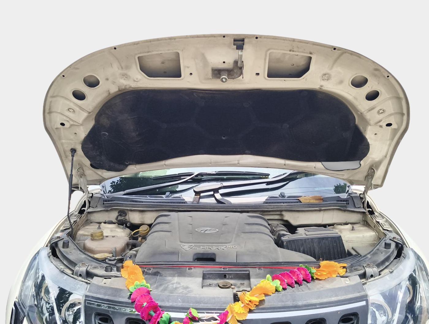 2013 Mahindra XUV500 W8, Diesel, Manual, 1,30,000 km, exterior