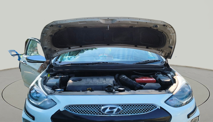 2011 Hyundai Verna FLUIDIC 1.6 CRDI SX, Diesel, Manual, 42,731 km, exterior