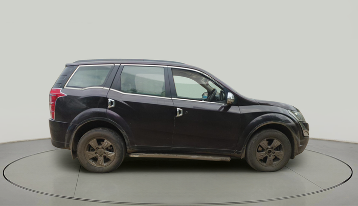 2015 Mahindra XUV500 W6, Diesel, Manual, 1,96,685 km, exterior