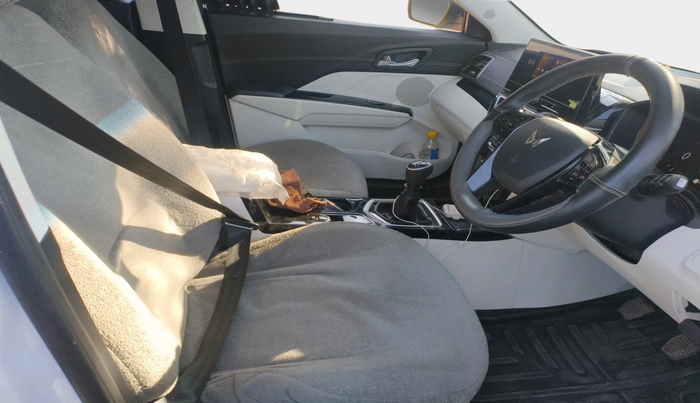 2024 Mahindra XUV 3XO AX7L 1.5 Turbo Diesel, Diesel, Manual, 30,270 km, interior