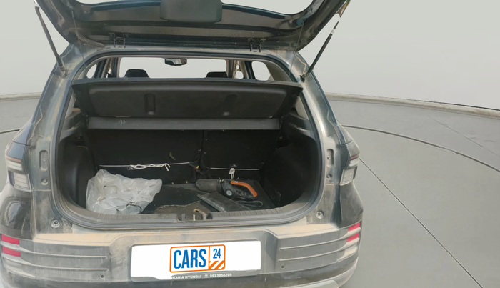 2024 Hyundai VENUE SX 1.2 PETROL, Petrol, Manual, 32,000 km, exterior