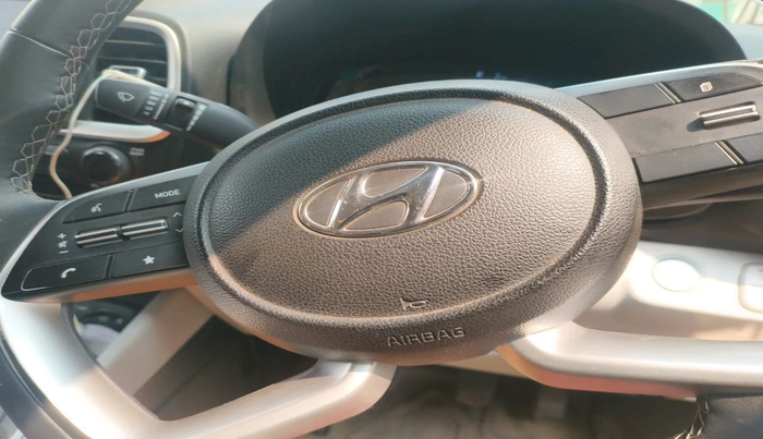 2024 Hyundai VENUE SX 1.2 PETROL, Petrol, Manual, 32,000 km, interior