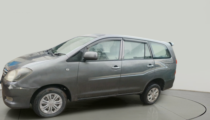 2010 Toyota Innova 2.5 G4 7 STR, Diesel, Manual, 2,38,945 km, exterior