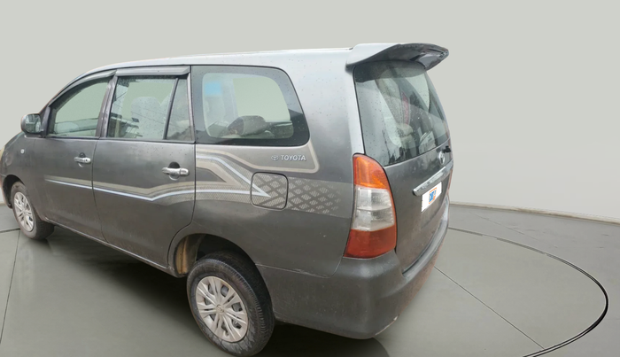 2010 Toyota Innova 2.5 G4 7 STR, Diesel, Manual, 2,38,945 km, exterior