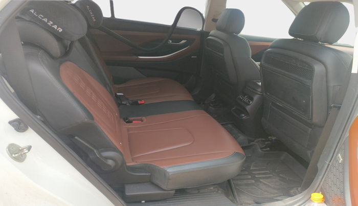 2023 Hyundai ALCAZAR PLATINUM 1.5 MT 7STR, Diesel, Manual, 67,255 km, interior
