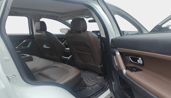 2022 Tata Harrier XZA PLUS 2.0L, Diesel, Automatic, 1,04,530 km, interior