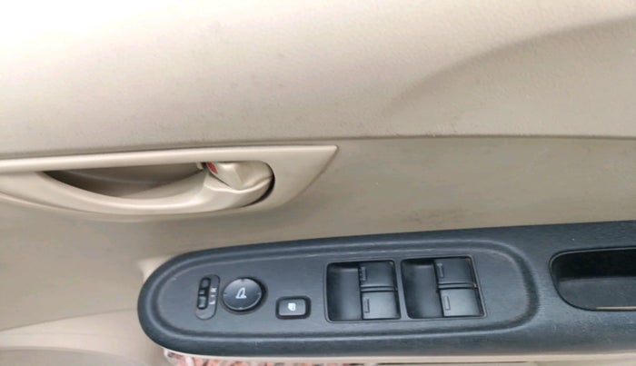 2014 Honda Amaze 1.2L I-VTEC S, Petrol, Manual, 93,407 km, interior