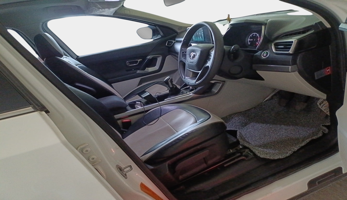 2022 Tata Safari XT PLUS, Diesel, Manual, 48,159 km, interior