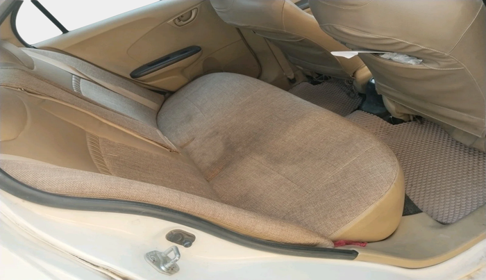 2013 Honda Amaze 1.5L I-DTEC S, Diesel, Manual, 1,08,493 km, interior