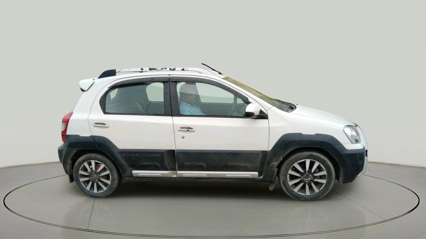 2014 Toyota Etios CROSS 1.4 VD, Diesel, Manual, 1,94,555 km, exterior