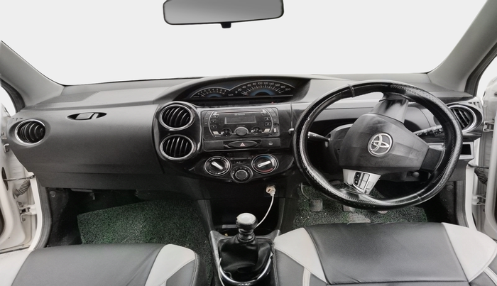 2014 Toyota Etios CROSS 1.4 VD, Diesel, Manual, 1,94,555 km, interior