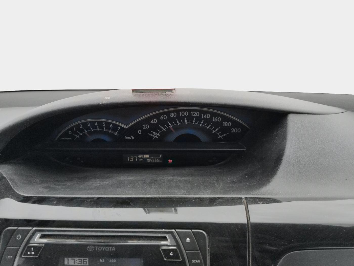 2014 Toyota Etios CROSS 1.4 VD, Diesel, Manual, 1,94,555 km, interior