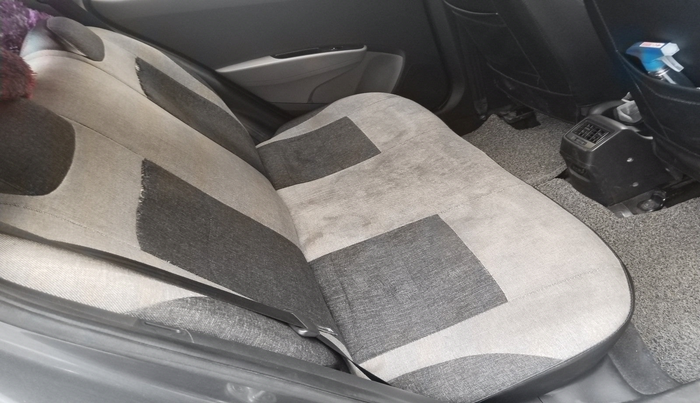 2016 Hyundai Grand i10 MAGNA 1.1 CRDI, Diesel, Manual, 1,32,993 km, interior