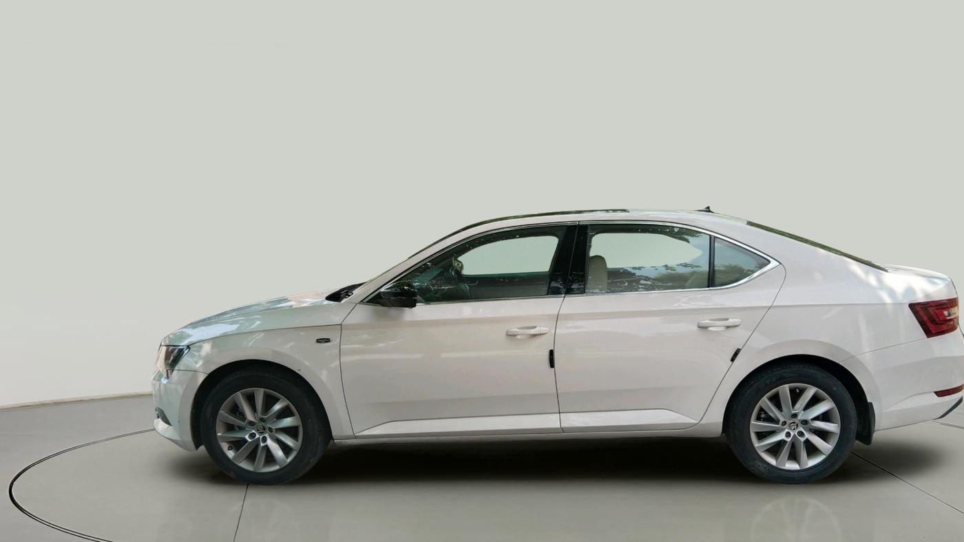 2017 Skoda Superb L&K 1.8 TSI AT, Petrol, Automatic, 84,354 km, exterior