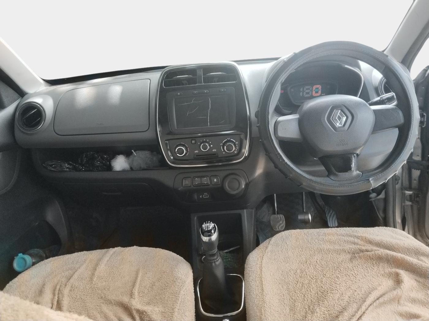 2019 Renault Kwid RXT 1.0 (O), Petrol, Manual, 94,000 km, interior
