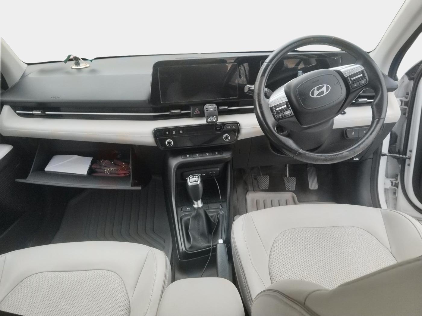 2023 Hyundai Verna SX (O) 1.5 MPI MT, Petrol, Manual, 42,677 km, interior
