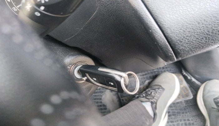 2019 Toyota Innova Crysta 2.4 GX 8 STR, Diesel, Manual, 49,869 km, interior