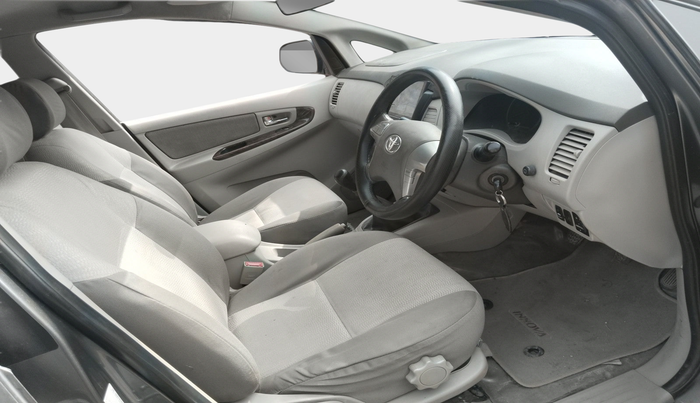 2013 Toyota Innova 2.5 VX 7 STR, Diesel, Manual, 1,99,972 km, interior