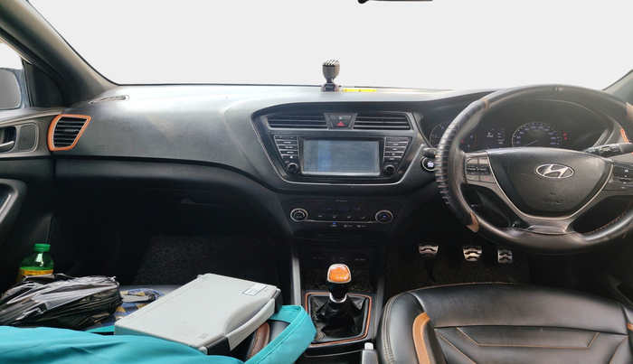 2015 Hyundai i20 Active 1.4 SX, Diesel, Manual, 1,13,773 km, interior