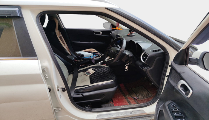 2020 Hyundai VENUE S 1.5 CRDI, Diesel, Manual, 80,474 km, interior
