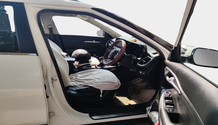 2020 KIA SELTOS HTK PLUS 1.5, Petrol, Manual, 1,17,999 km, interior