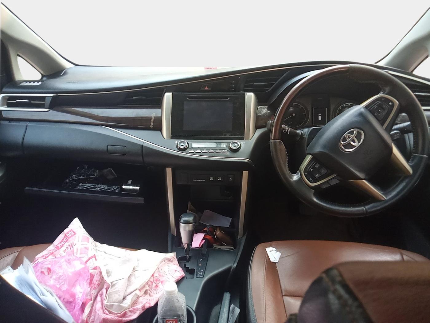 2017 Toyota Innova Crysta 2.8 ZX AT 7 STR, Diesel, Automatic, 3,42,100 km, interior