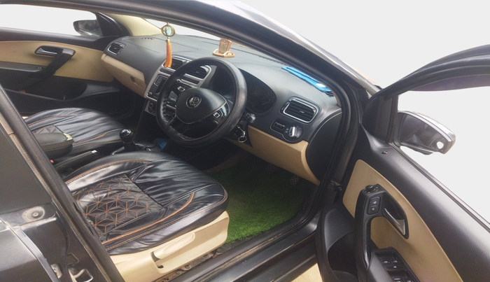 2016 Volkswagen Ameo HIGHLINE1.5L, Diesel, Manual, 1,70,629 km, interior