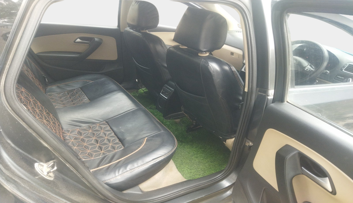 2016 Volkswagen Ameo HIGHLINE1.5L, Diesel, Manual, 1,70,629 km, interior