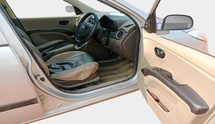 2013 Hyundai i10 MAGNA 1.1, Petrol, Manual, 1,09,664 km, interior