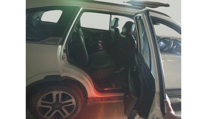 2018 Tata Hexa XTA 4X2 7 STR, Diesel, Automatic, 1,01,570 km, interior
