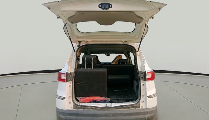 2025 Renault TRIBER RXE MT, Petrol, Manual, 21,706 km, exterior