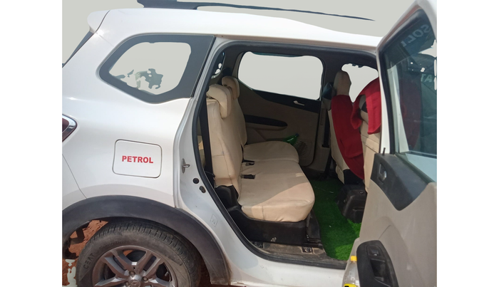 2021 Renault TRIBER RXZ, Petrol, Manual, 26,239 km, interior