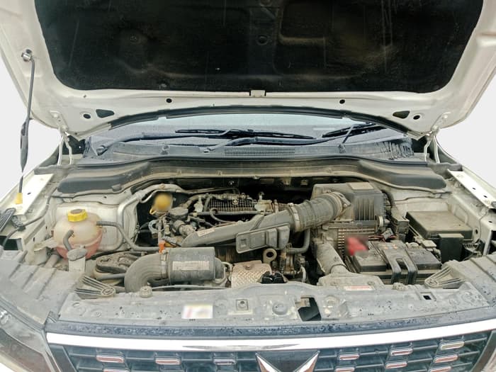 2023 Mahindra XUV300 W4 1.2 PETROL, Petrol, Manual, 61,118 km, exterior