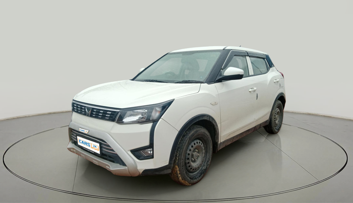 2023 Mahindra XUV300 W4 1.2 PETROL, Petrol, Manual, 61,118 km, exterior