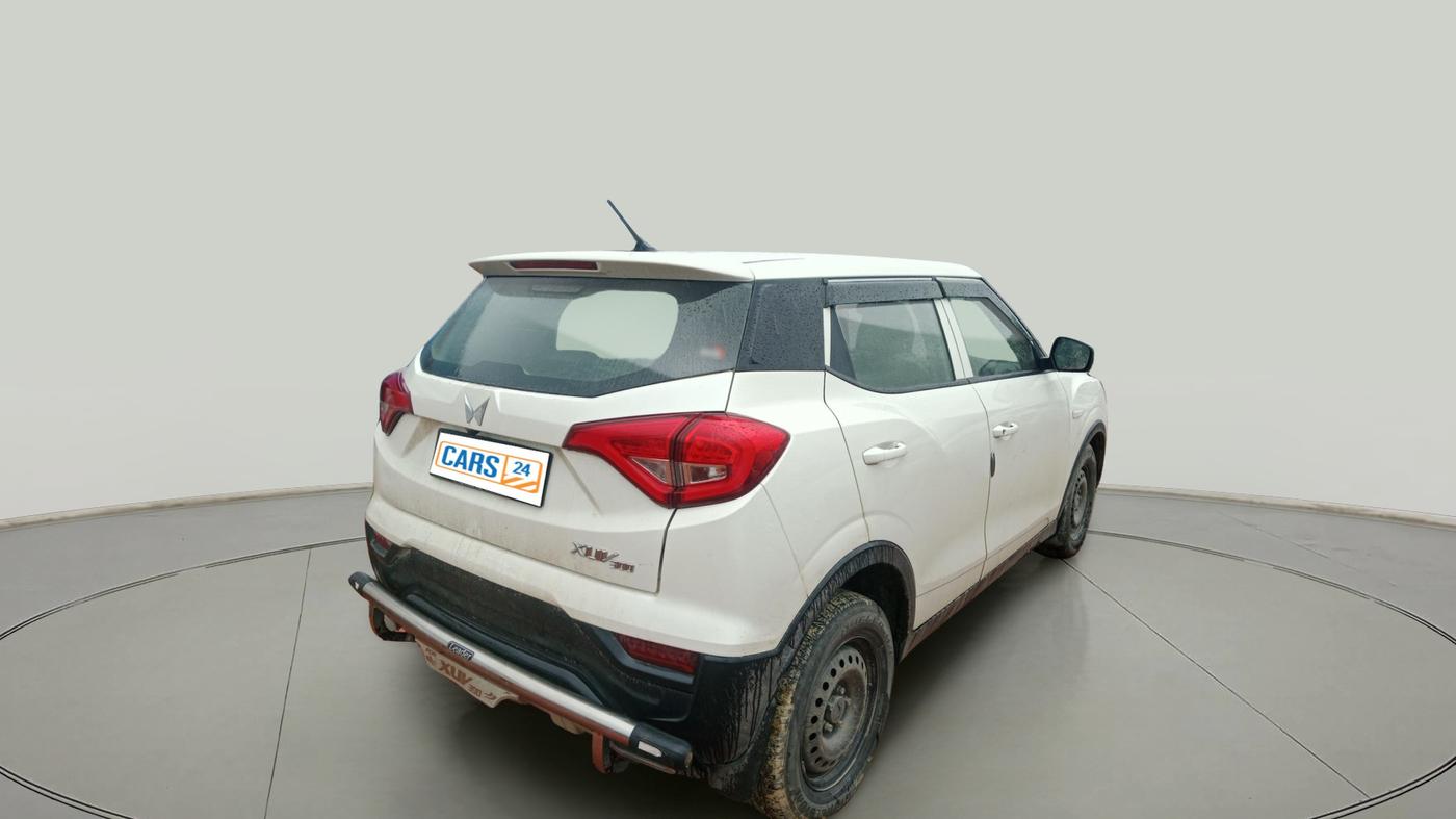 2023 Mahindra XUV300 W4 1.2 PETROL, Petrol, Manual, 61,118 km, exterior