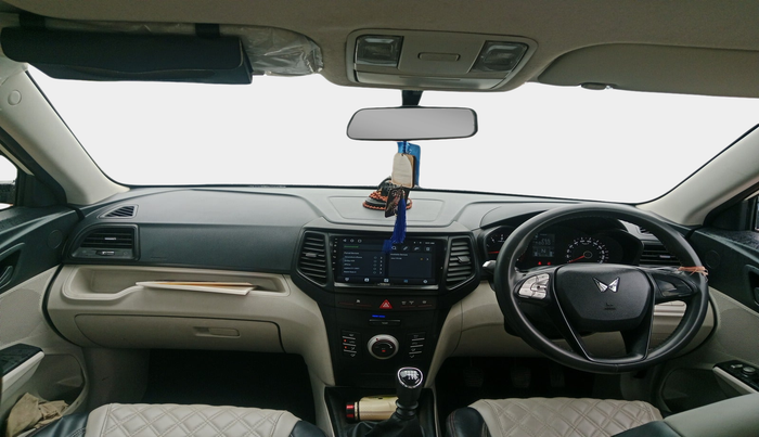 2023 Mahindra XUV300 W4 1.2 PETROL, Petrol, Manual, 61,118 km, interior