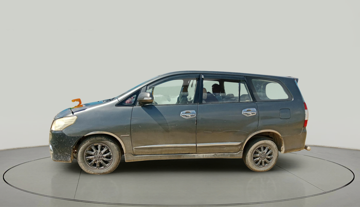 2013 Toyota Innova 2.5 VX 8 STR, Diesel, Manual, 1,78,762 km, exterior