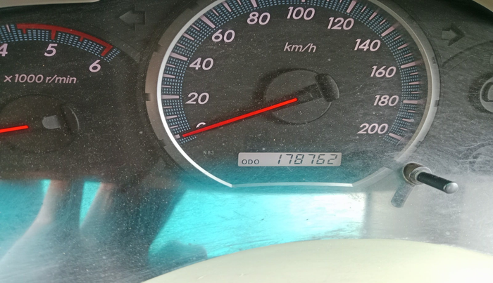 2013 Toyota Innova 2.5 VX 8 STR, Diesel, Manual, 1,78,762 km, interior